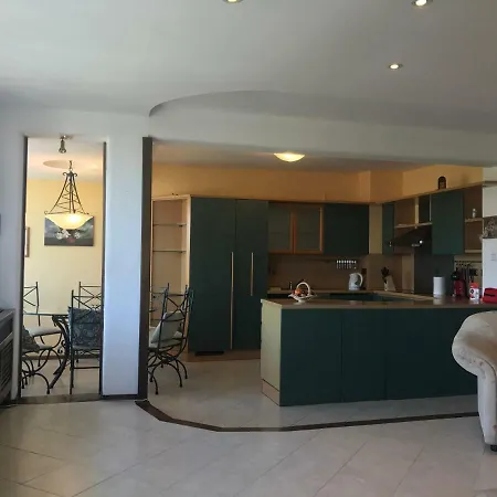 Extremely Spacious 3-bdr - Lozenec Area Apartament *
